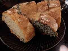 黑松露鱼子酱面包-Let's Taipei 非常烘焙(太古里店)