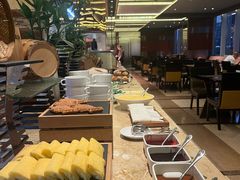 -大中华希尔顿酒店-念自助餐·嗨啤·小龙虾
