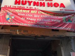 -Bánh Mì Huynh Hoa