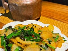 韭菜花炒洋芋-缘生态云南菜·野生菌庭院餐厅(华侨城店)