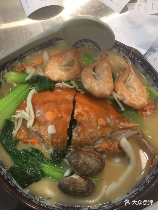 好一碗海鲜面蟹面图片 - 第1张