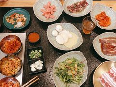 -臻牛烤肉