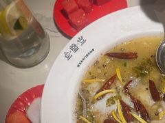 -渔语鱼酸菜鱼新川菜(来福士店)