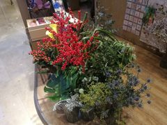 -谷莠子花艺气球派对·绿植造景·花艺沙龙(东海缤纷天地店)