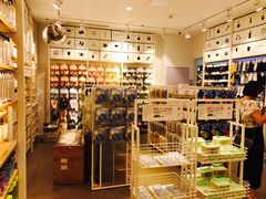 -名创优品(山东青岛市新业广场店)