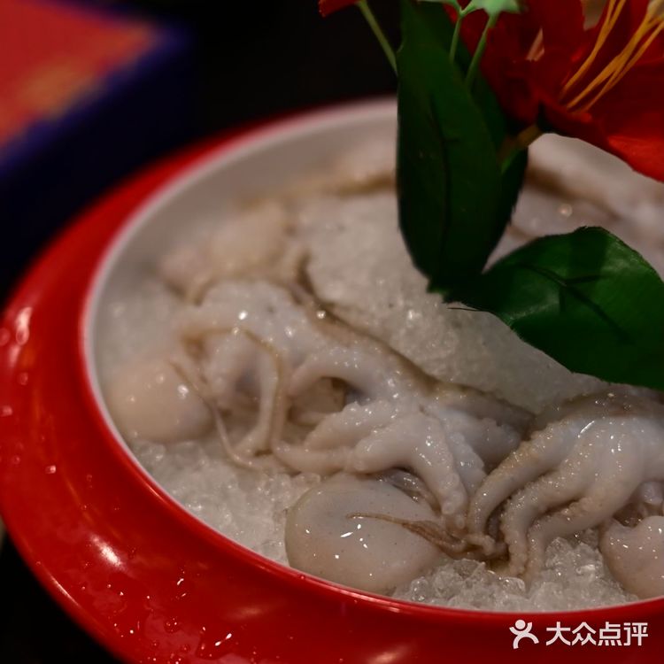 国潮风。这家火锅店以国潮风为特色