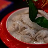 国潮风。这家火锅店以国潮风为特色