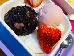 草莓白雪黑糯米甜甜-满记甜品(优客百盛店)