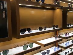 -罗伯特眼镜·蔡司官方授权(罗湖国贸店)