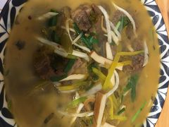 精选酸菜牛腱子面-陈八两面家(华孚写字楼店)