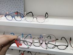 -美式眼镜·授权蔡司.依视路.尼康.豪雅.明月(南翔印象城店)