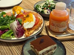 -Common Table · Brunch & Coffee