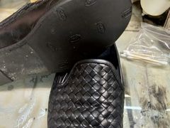 -京伟修鞋洗鞋奢侈品皮具护理店