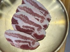 -臻牛烤肉