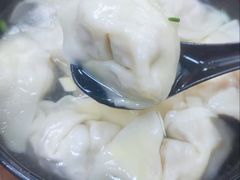 三鲜大馄饨-万寿斋(山阴路店)
