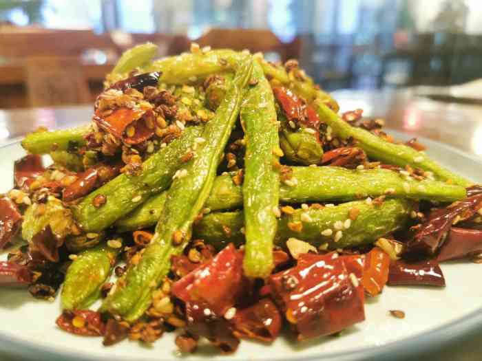 臻味斋私房菜-"【位置】中国乐势力音乐广场 2层 进大堂.