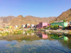 -百里峡七彩艺术小镇