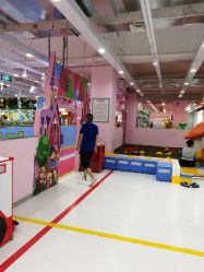 -六月巴士童乐园(抚顺罕王商场店)