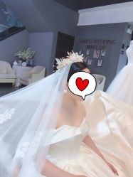 -艾米丽婚纱礼服