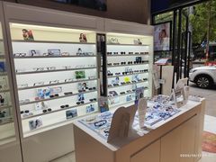 -诺柯视眼镜-蔡司依视路官方工厂店(淞南一店)