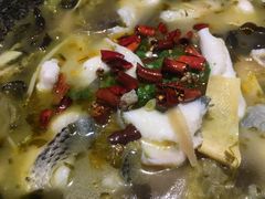 -渝是乎酸菜鱼(龙旗购物中心店)