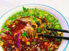 酸菜牛肉面-京穆兰兰州牛肉面·清真(盛龙广场店)