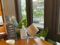 靠窗位-帽帽家只卖生蚝·烧烤(沙湖路店)
