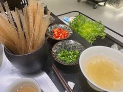 -红鼎豆捞·非遗鲍皇汤火锅(宝丰路店)