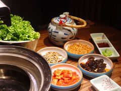 -明洞阿姨·韩式酱蟹烤肉·创意料理(三元桥店)