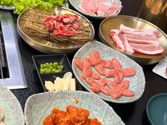 -臻牛烤肉