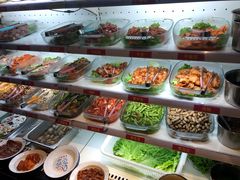 自助取餐区-马路牙子地桌烤肉(工体店)