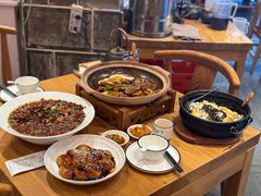 -帅巴人舅母子腊蹄民俗村