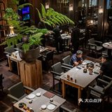 城市微度假｜享庭院美景，品味舌尖上的艺术盛宴