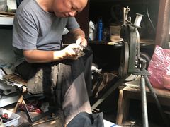 -静安寺修鞋修包修拉链