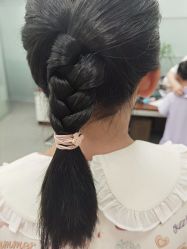 -罗亚帝造型·烫发染发