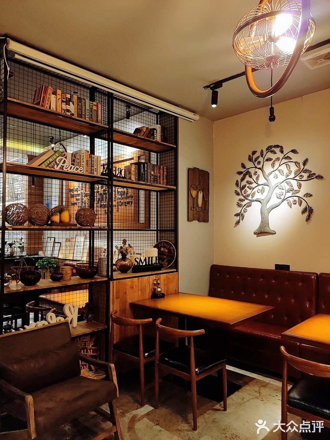 『 Y+PLUS韦铂斯餐吧 』