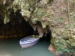 -怀托摩萤火虫洞