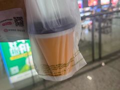 -麦当劳(上海虹桥站30B检票口楼上)
