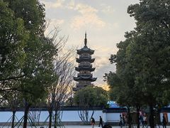 -龙华寺