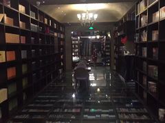 -钟书阁(松江泰晤士小镇店)