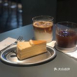 秒杀很多咖啡店 店里只有两种千层 我点的是焦糖千层