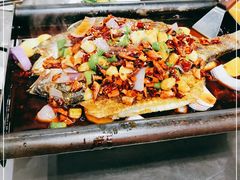 -宏兴烤鱼山庄(宣恩总店)