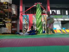 -蒙特利亲子乐园