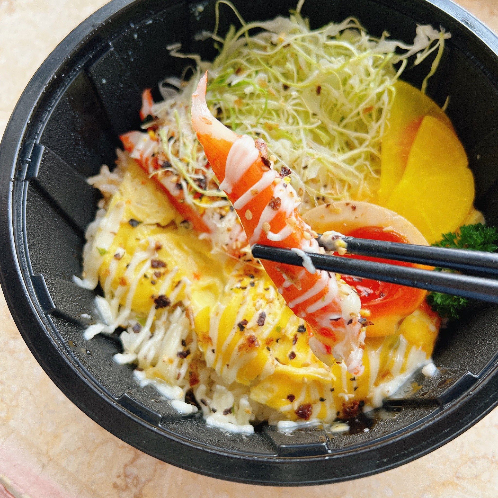 外卖 | 溏心蛋➕蟹柳➕芝士,这个搭配好快乐啊