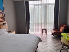 -维也纳酒店(苏州东方之门金鸡湖店)