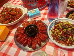 -肥小宝·金牌油焖大虾(襄阳龙虾地标店)