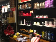 零售区-星巴克(上海虹桥新天地二店)