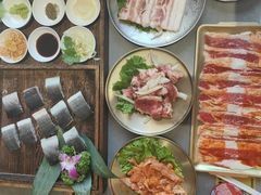 -围炉肉舍•炭烤活鳗•丹东海鲜烤肉(步行街店)