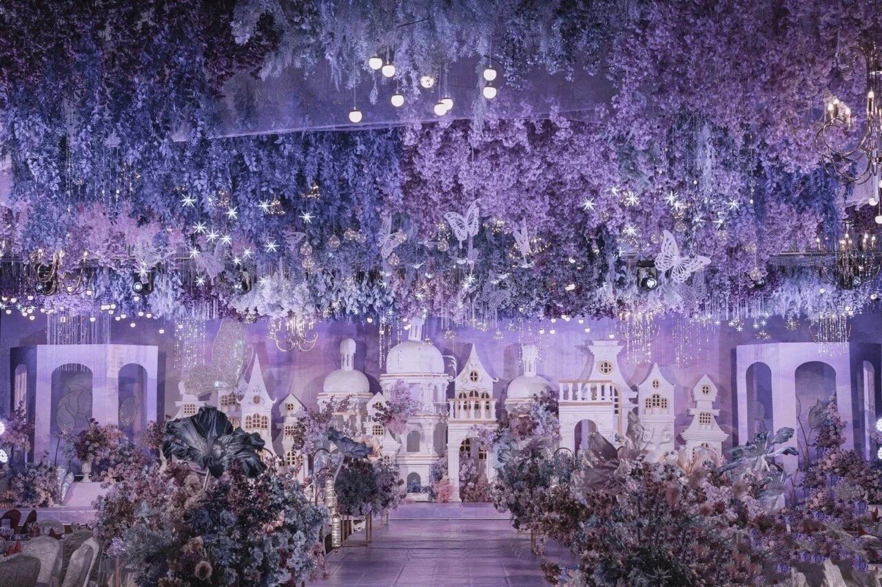 梦幻紫色城堡婚礼
关于婚礼很多现象
紫色婚礼现场真的太唯美浪漫