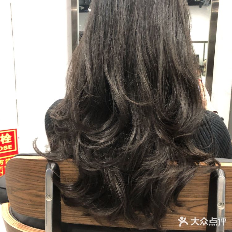 看这样子的随意吹风造型还好吧